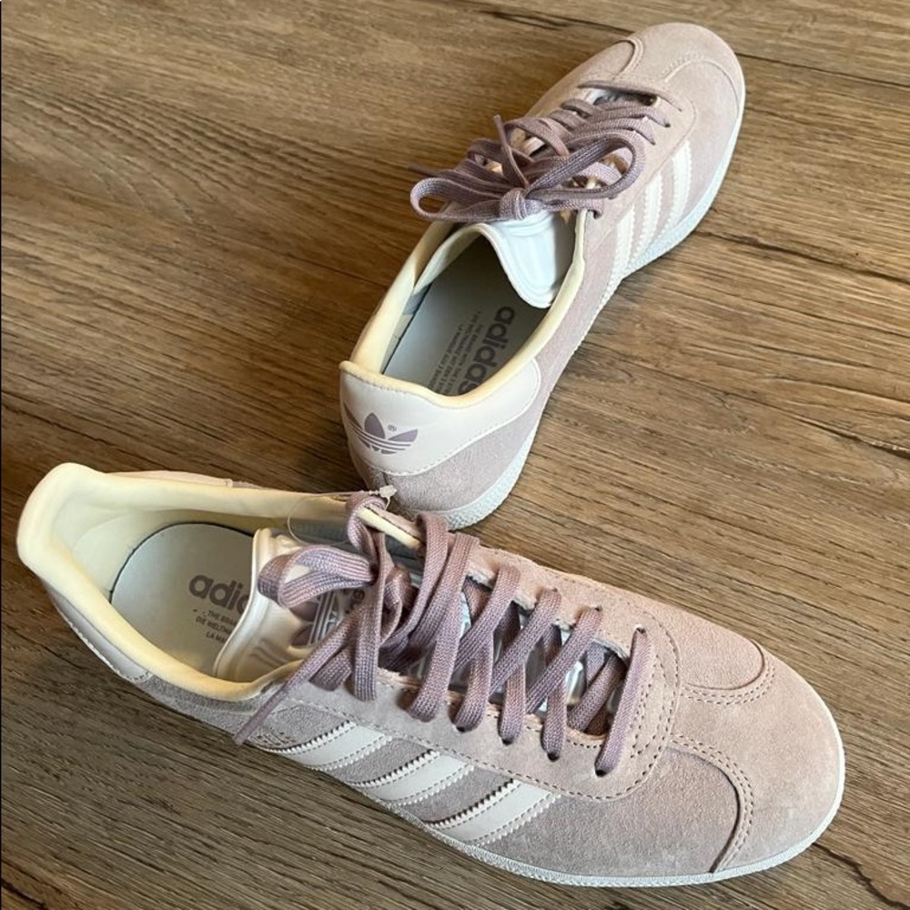 Adidas gazelle women’s size 8